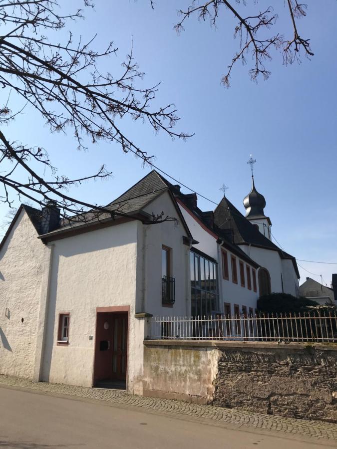 Ferienwohnung Altes Pfarrhaus Mit Flair Und Moselblick Brauneberg Εξωτερικό φωτογραφία