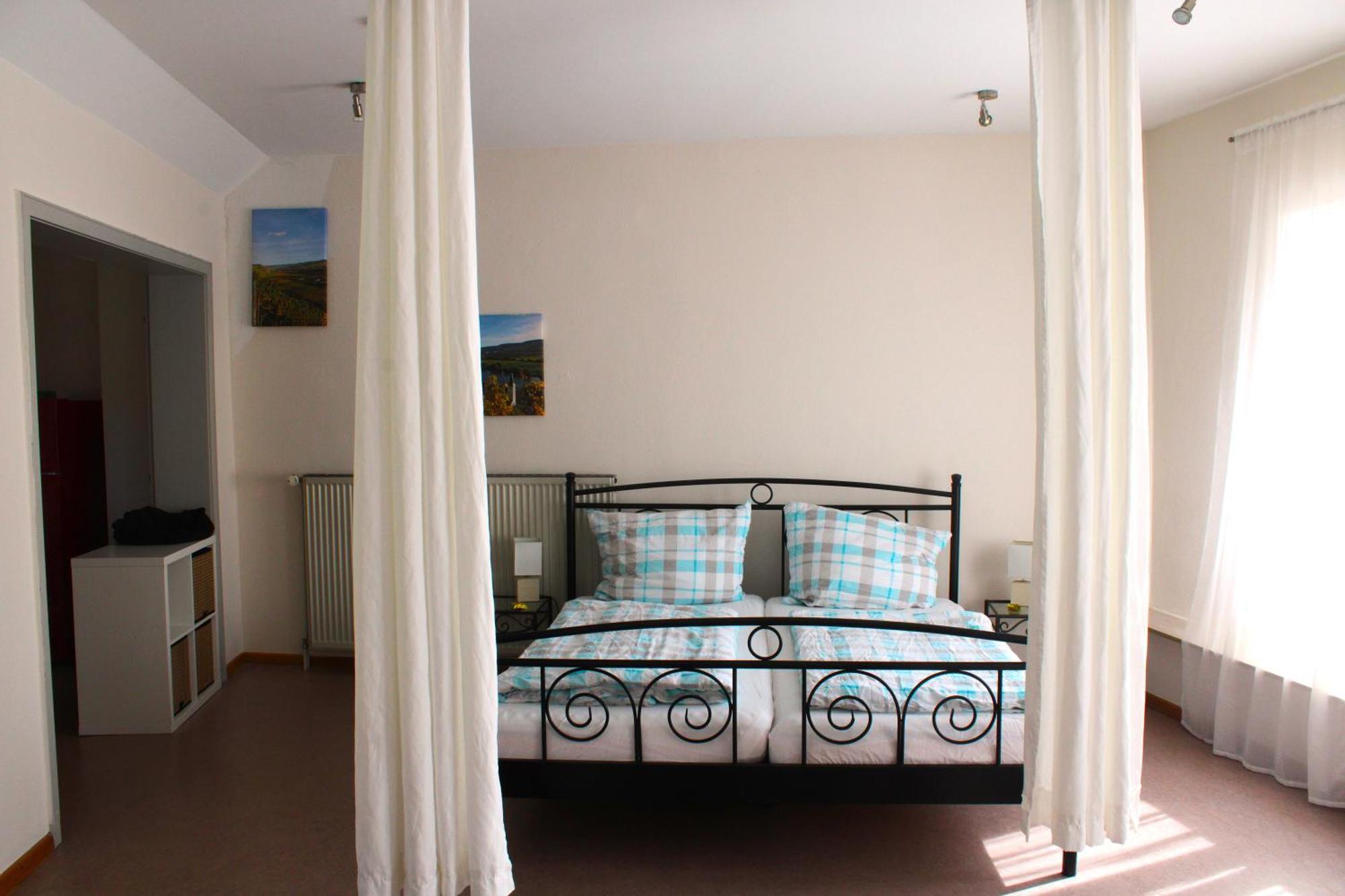 Ferienwohnung Altes Pfarrhaus Mit Flair Und Moselblick Brauneberg Εξωτερικό φωτογραφία