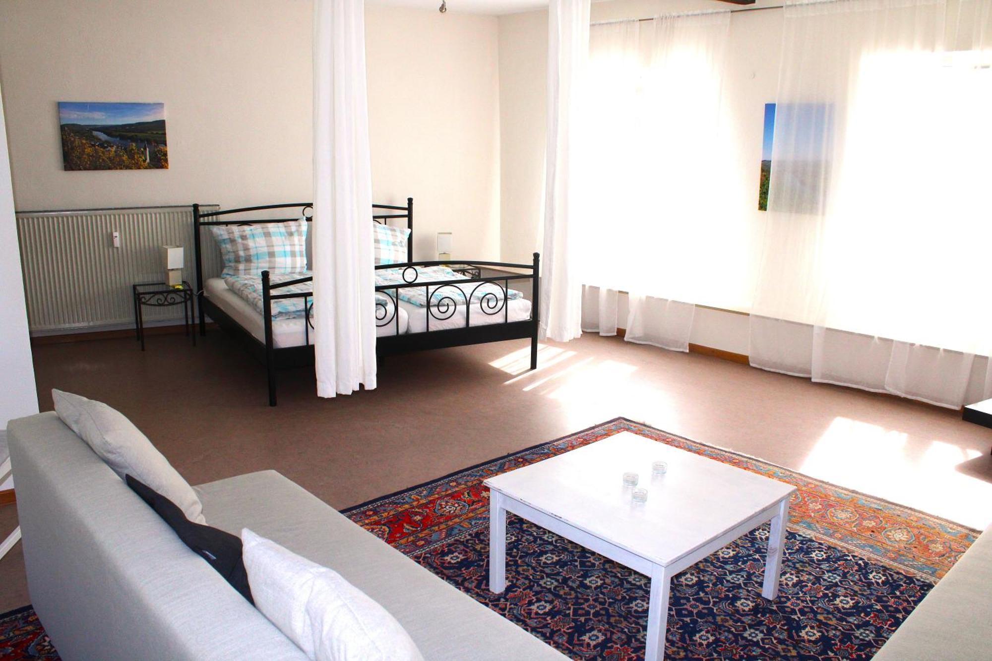 Ferienwohnung Altes Pfarrhaus Mit Flair Und Moselblick Brauneberg Εξωτερικό φωτογραφία